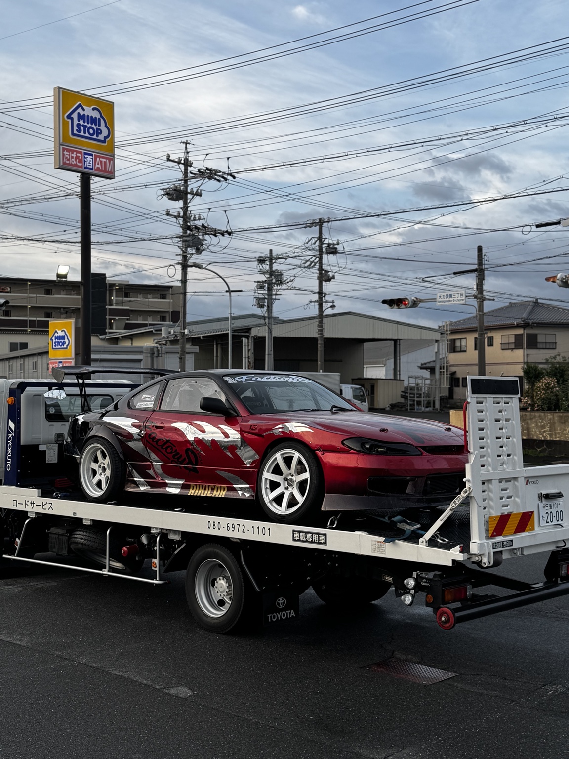 競技車両搬送